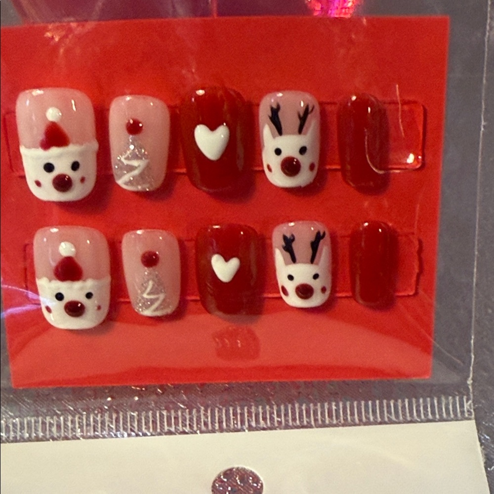 Festive Holiday Nail Art Set - Red and White - Picture 2 of 3